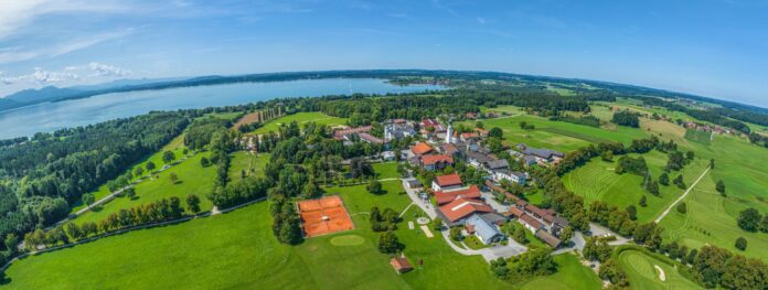 Herrlicher Sommertag rund um Gut Ising bei Seebruck am nordöstlichen Chiemsee